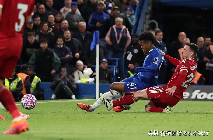 今夜比利亚雷亚尔单刀错失——英超节点到来，悬念犹存，阵容厚度经受考验(马赛vs比利亚雷亚尔集锦)-爱游戏体育入口