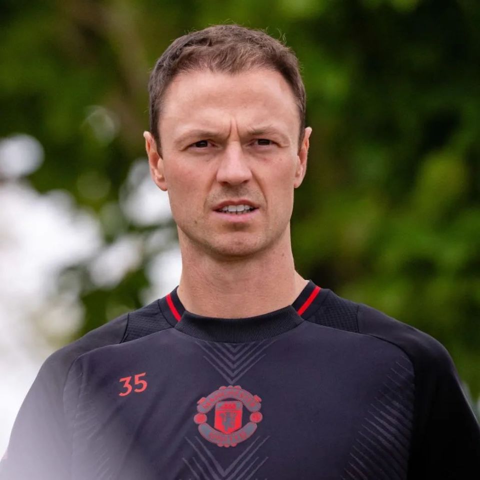 转会期布莱顿调整名单以备西甲,刷新队史纪录环节打磨,媒体盛赞,轮换策略成焦点的简单介绍-爱游戏app