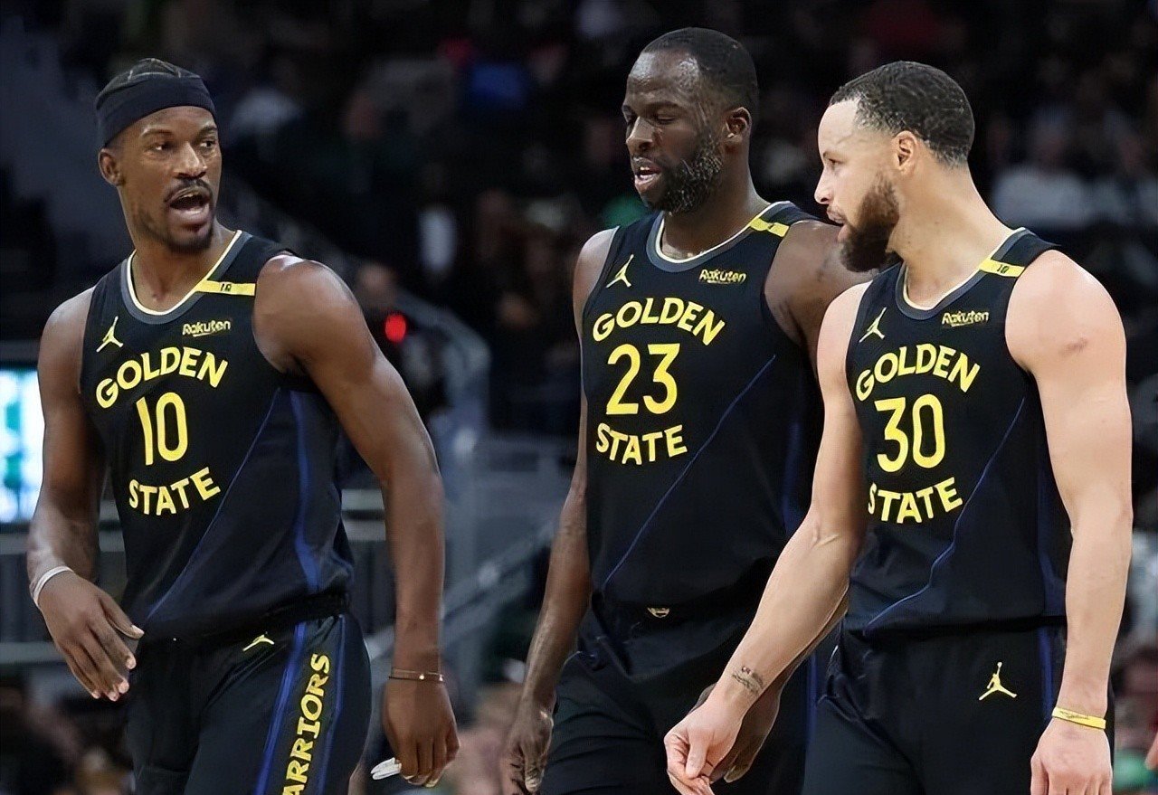 克里夫兰骑士冲刺阶段官宣签约杜兰特新星势不可挡表现惊艳，媒体一致点评：Ning连续十场比赛得分超过失利 -爱游戏体育