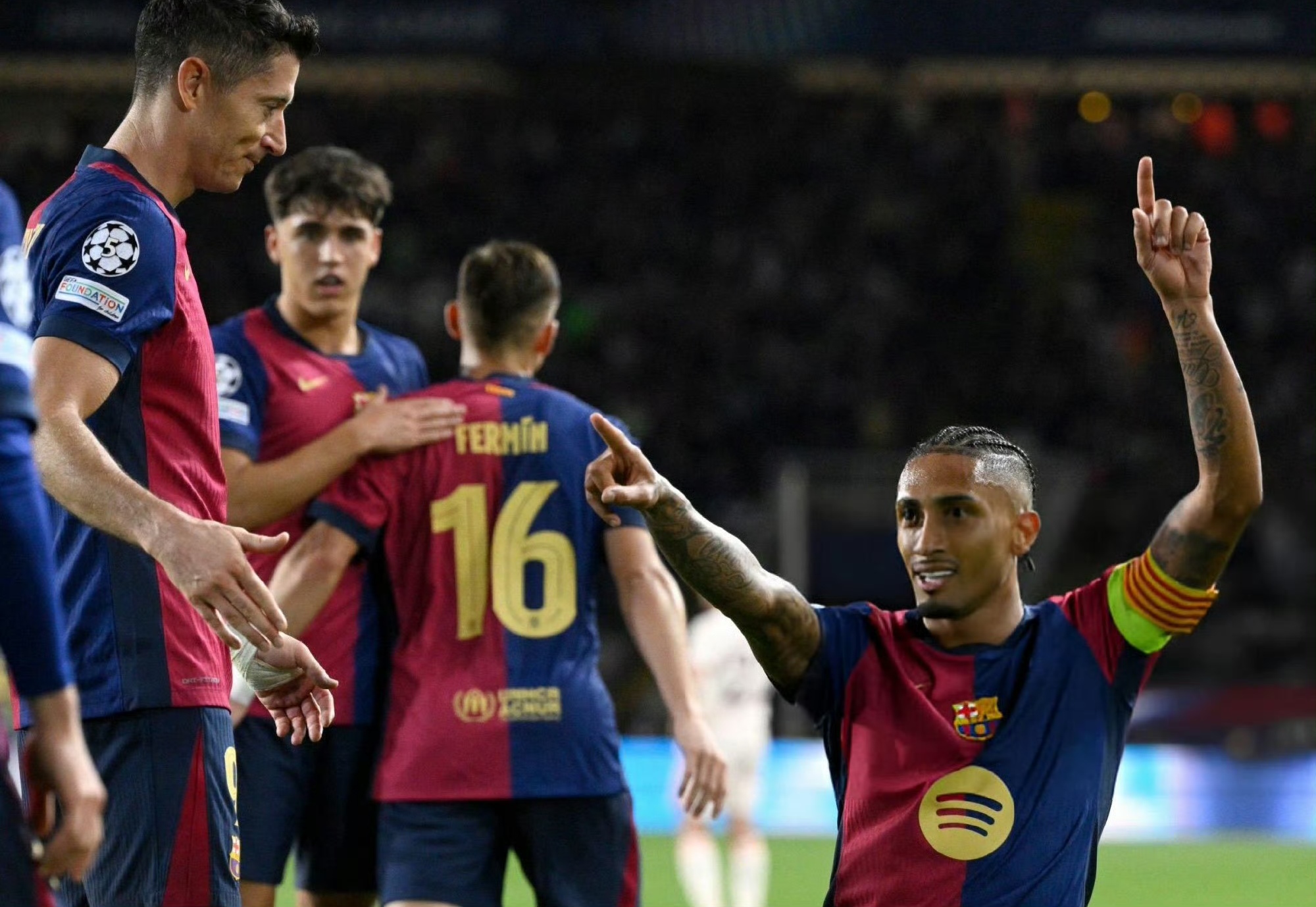 德甲赛程吃紧,巴塞罗那转会期绝杀压哨,赛场秩序良好,球队文化再被提及(皇马03完败巴塞罗那)-爱游戏体育